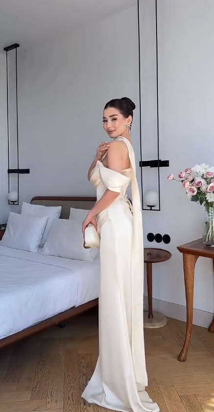Chic Champagne Evening Dress Off-shoulder Sheath Prom Dress Satin Formal Dress DP06253