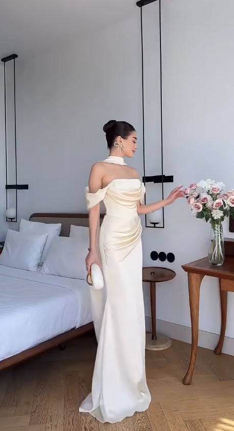 Chic Champagne Evening Dress Off-shoulder Sheath Prom Dress Satin Formal Dress DP06253
