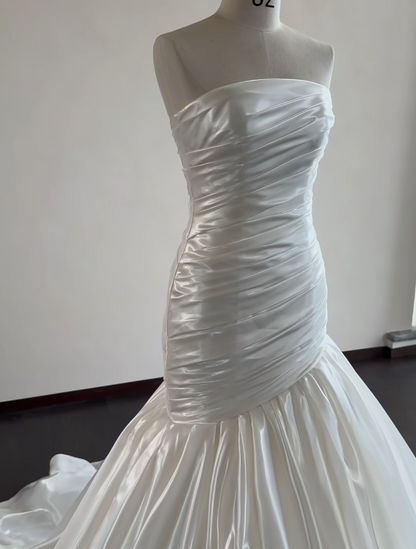Timeless Strapless Sheath Wedding Dress White Bridal Gown Satin Bridal Dress DP06298