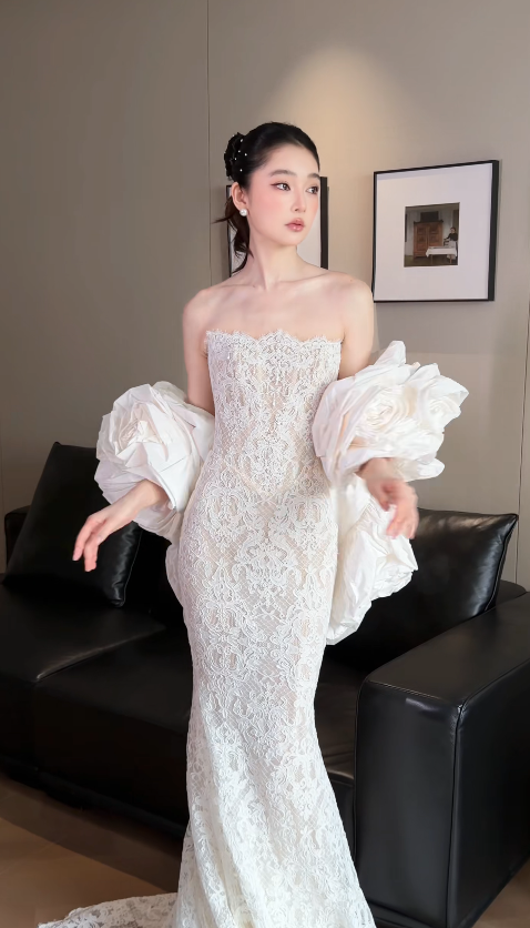 Simple Strapless Mermaid Wedding Dress Lace Bridal Dress White Sleeveless Bridal Gown DP06407