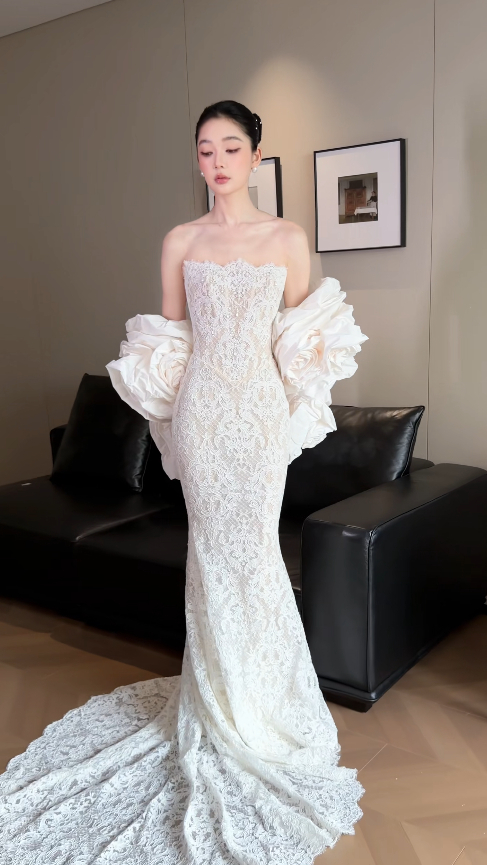 Simple Strapless Mermaid Wedding Dress Lace Bridal Dress White Sleeveless Bridal Gown DP06407