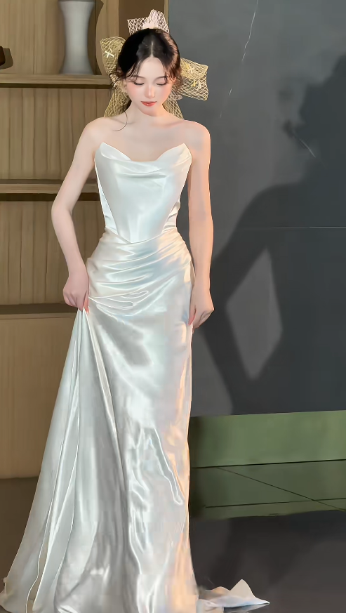 Simple Strapless Sheath Wedding Dress Satin Bridal Dress White Sleeveless Bridal Gown DP06410