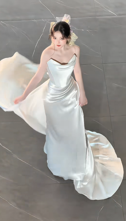Simple Strapless Sheath Wedding Dress Satin Bridal Dress White Sleeveless Bridal Gown DP06410