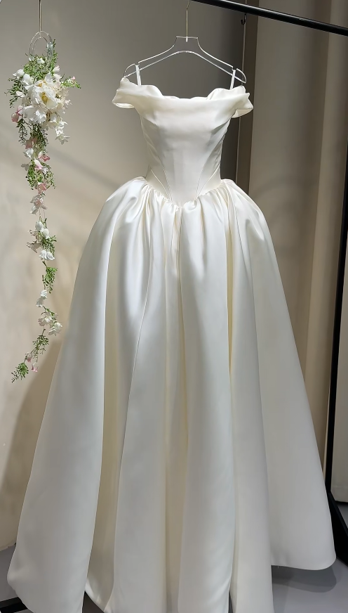 Simple Off-shoulder A-Line Wedding Dress Satin Bridal Dress White Sleeveless Bridal Gown DP06411