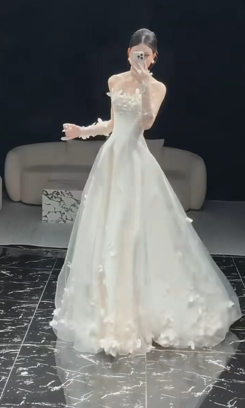 Modest Strapless A-Line Wedding Dress Tulle White Bridal Gown DP06546