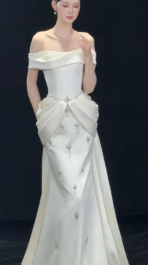 Chic White Sheath Satin Wedding Dress for Bride DP06629