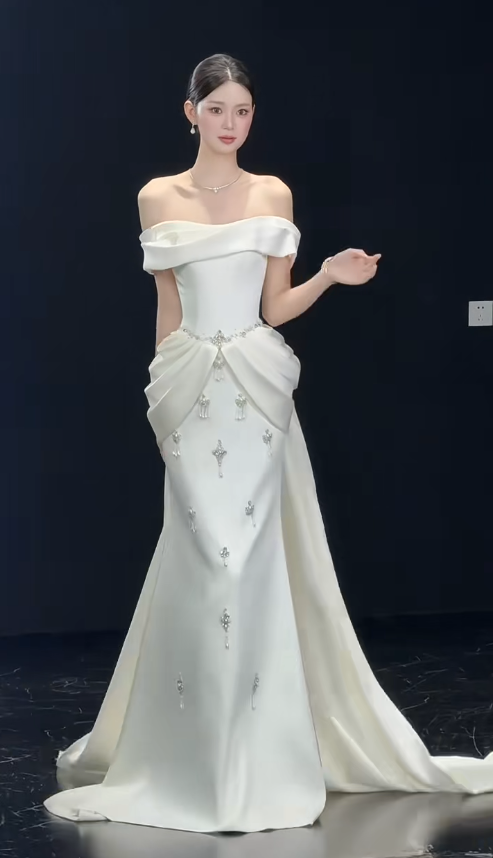 Chic White Sheath Satin Wedding Dress for Bride DP06629
