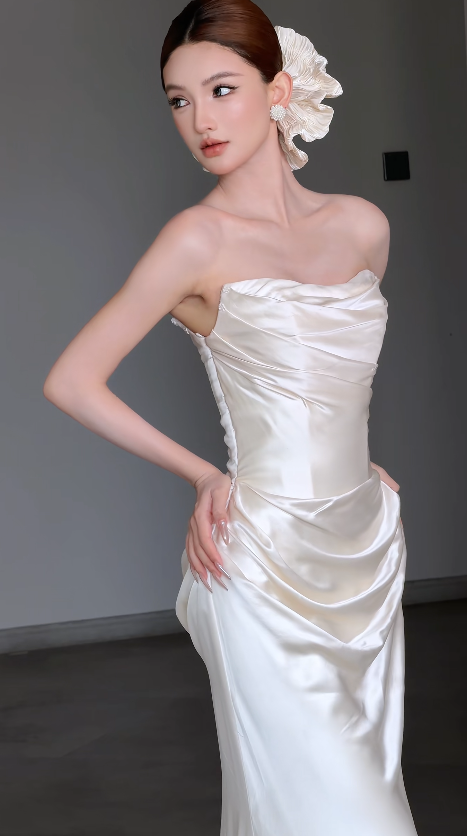 Chic White Sheath Satin Long Wedding Dress DP06774