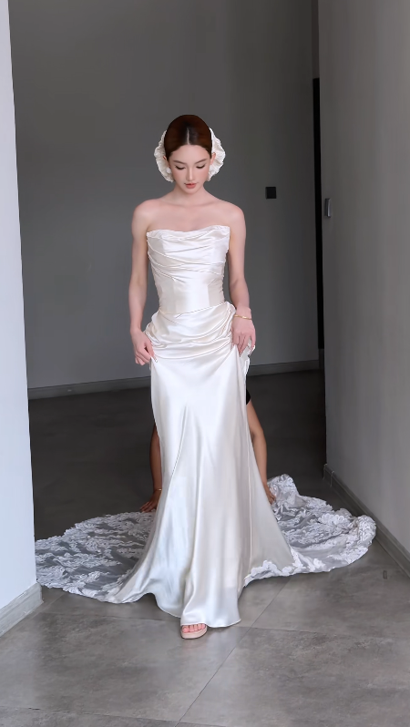 Chic White Sheath Satin Long Wedding Dress DP06774
