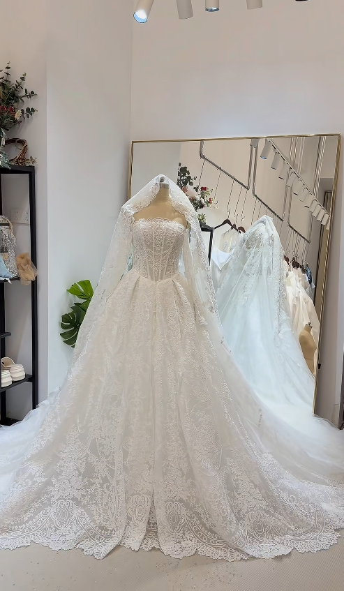 Chic White A-Line Lace Long Wedding Dress DP06777