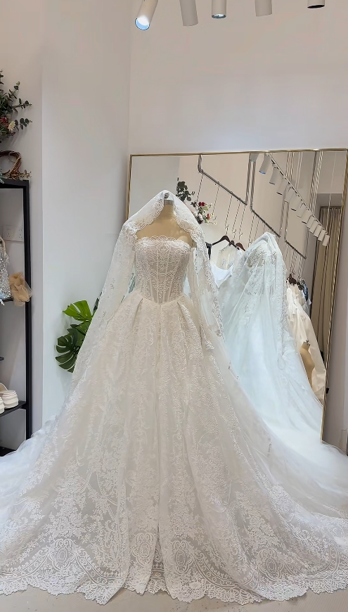 Chic White A-Line Lace Long Wedding Dress DP06777