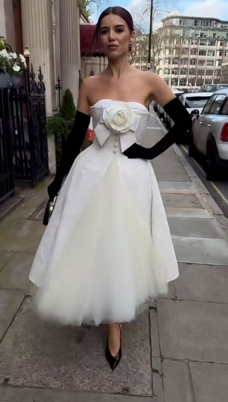 Chic White Bridal Gown A-Line Tulle Wedding Dress DP06835