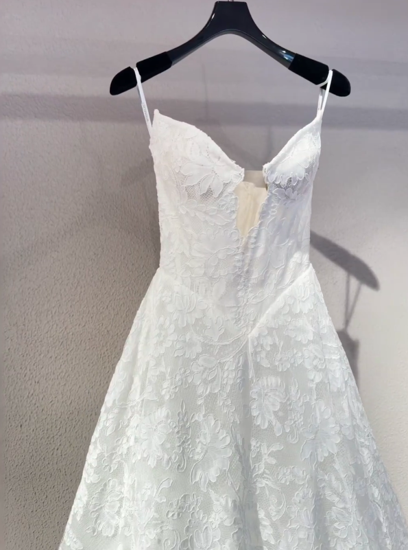 Glamours White Bridal Gown Lace A-line Wedding Dress DP07057