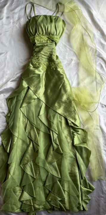 Chic Green Prom Dress Sheath Satin Long Evening Dress DP07333