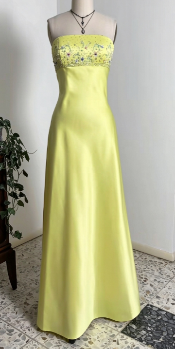 Robe de bal fourreau longue sans bretelles en satin jaune DP07484