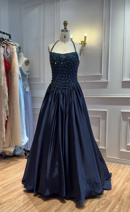 Robe de bal longue coupe trapèze en satin bleu marine DP07491