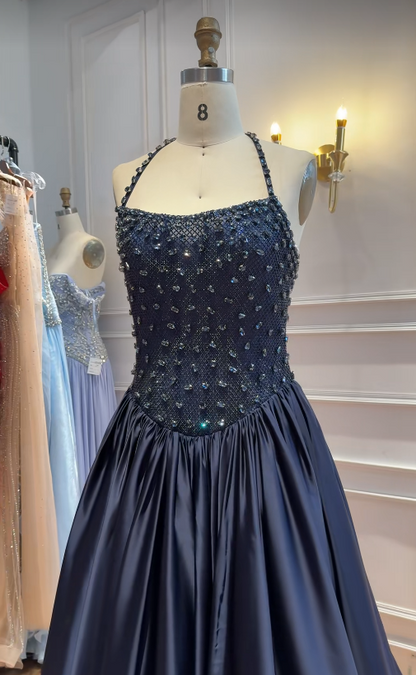 Robe de bal longue coupe trapèze en satin bleu marine DP07491