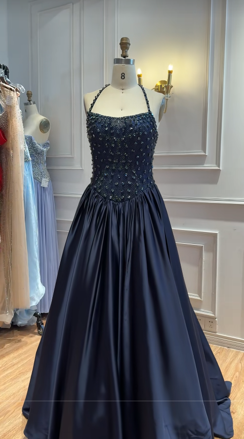 Robe de bal longue coupe trapèze en satin bleu marine DP07491