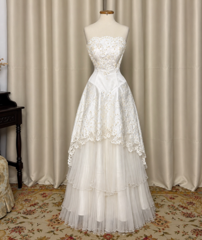 Elegant White A-Line Tulle Wedding Dress for Brides DP07616