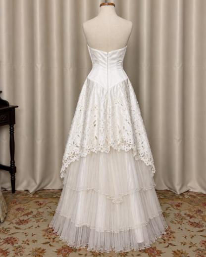 Elegant White A-Line Tulle Wedding Dress for Brides DP07616