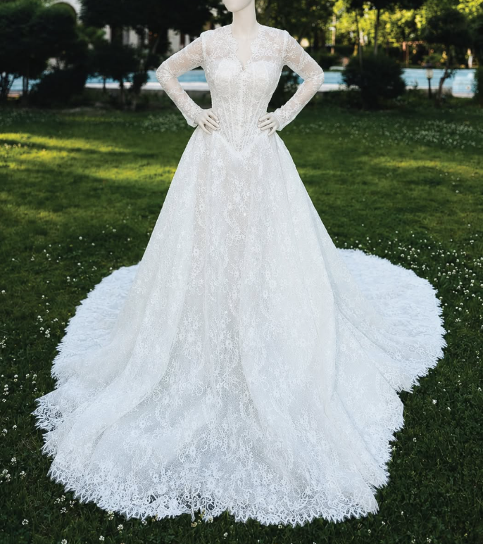 Elegant White A-Line Lace Wedding Dress for Brides DP07617