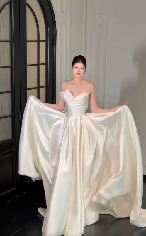 Eternal Strapless A-Line Wedding Dress White Satin Bridal Dress ED07841