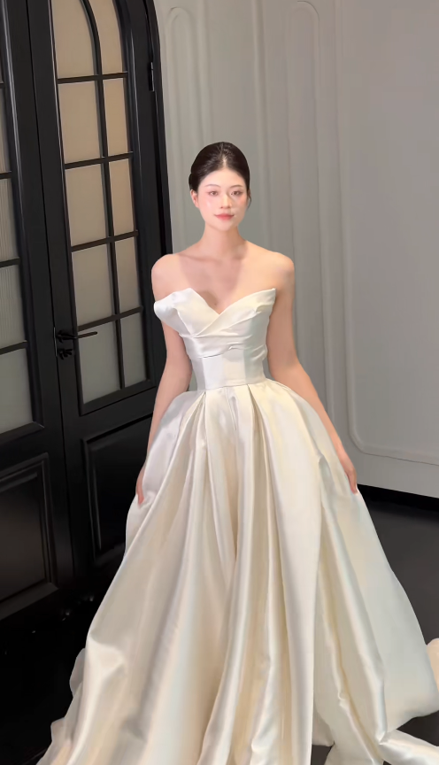 Eternal Strapless A-Line Wedding Dress White Satin Bridal Dress ED07841