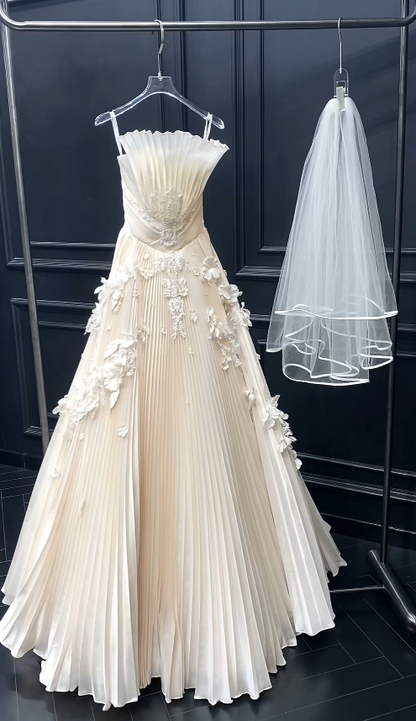 Reizendes schulterfreies A-Linien-Brautkleid in Weiß aus Chiffon DP07937