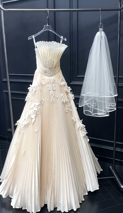 Reizendes schulterfreies A-Linien-Brautkleid in Weiß aus Chiffon DP07937
