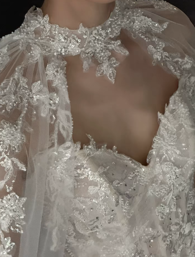 Reizendes Etui-Brautkleid in Herzform, langes Tüll-Brautkleid, weißes Brautkleid mit Applikationen DP07940