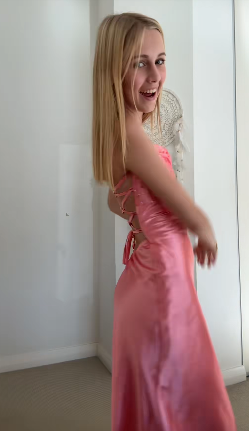 Niedliches langes Etuikleid aus Satin, rosa Ballkleid  DP07983