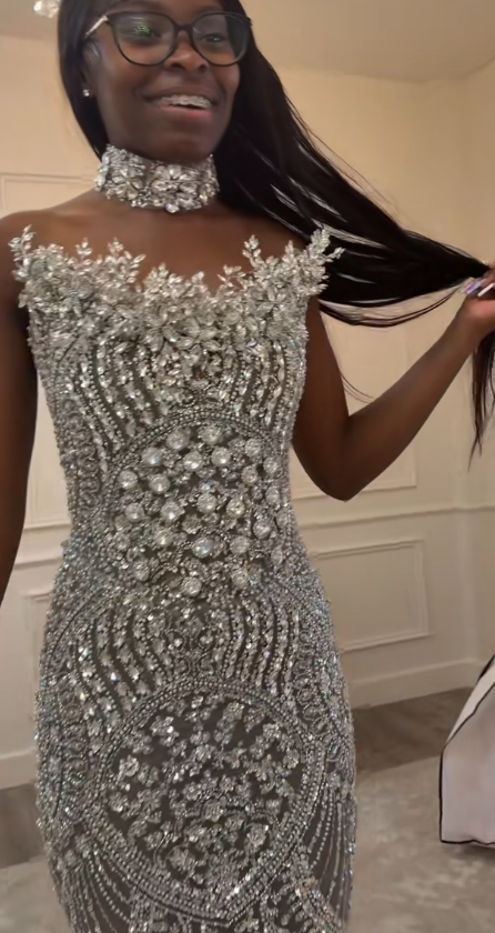 Élégante robe de soirée longue fourreau en tulle perlé argenté DP08004