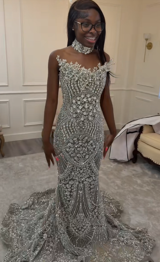 Élégante robe de soirée longue fourreau en tulle perlé argenté DP08004