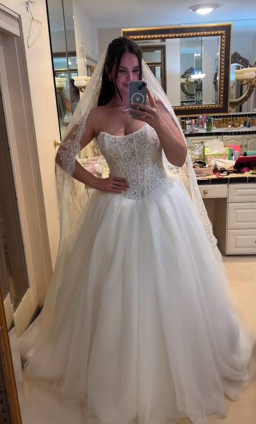 Chic White Wedding Dress A-Line Tulle Bridal Gown DP08135