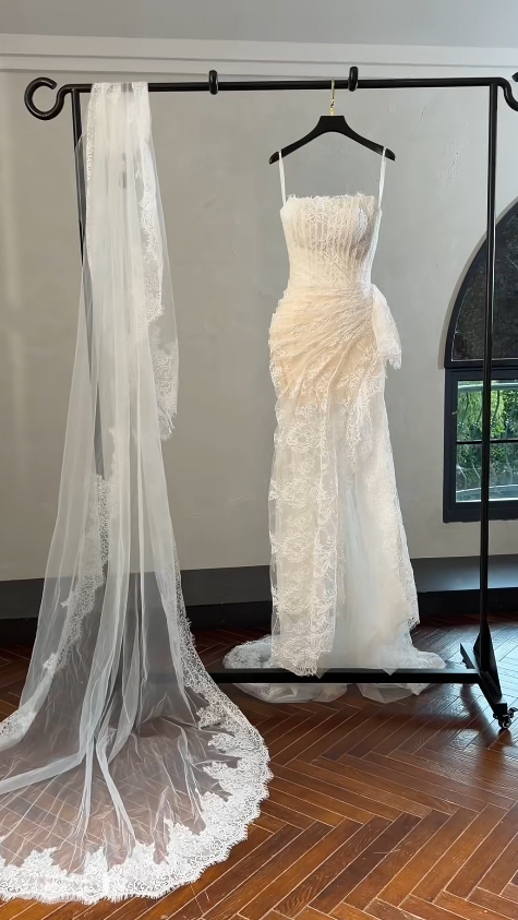 Chic White Wedding Dress Sheath Lace Bridal Gown DP08140