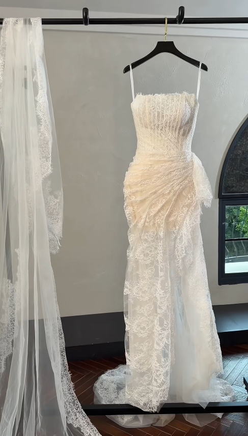 Chic White Wedding Dress Sheath Lace Bridal Gown DP08140