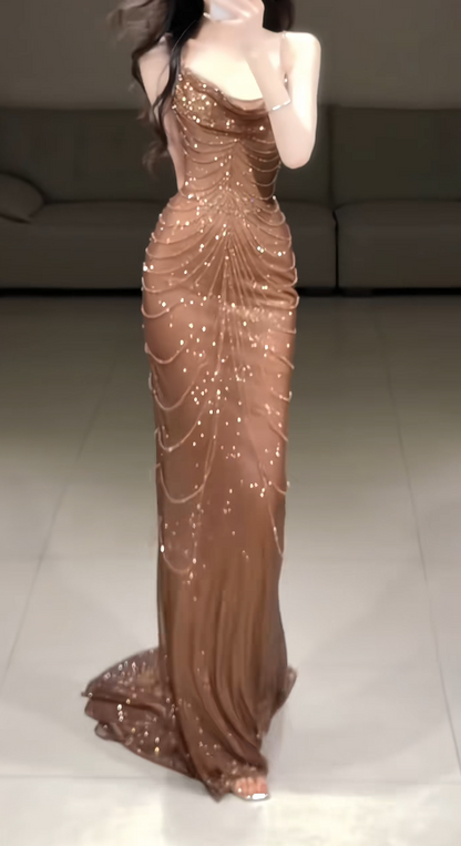 Schönes langes braunes Abendkleid aus Tüll in Etuiform, Ballkleid DP08154