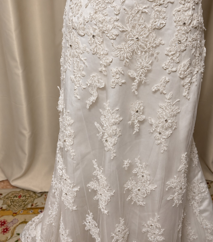 Simple White Bridal Gown Strapless A-Line Lace Long Wedding Dress DP08184