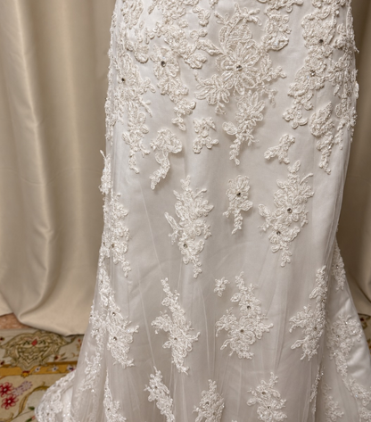 Simple White Bridal Gown Strapless A-Line Lace Long Wedding Dress DP08184
