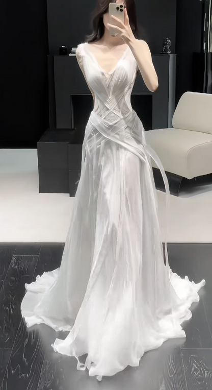 Jolie robe de mariée blanche fourreau en mousseline longue DP08187