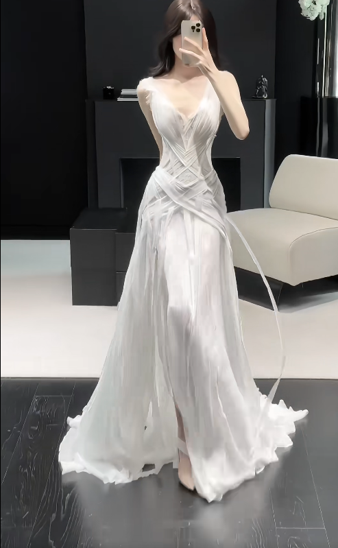 Jolie robe de mariée blanche fourreau en mousseline longue DP08187