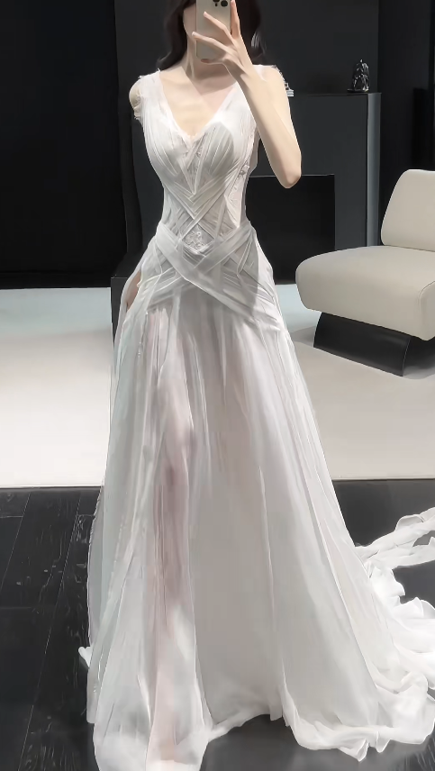 Jolie robe de mariée blanche fourreau en mousseline longue DP08187