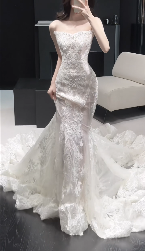 Schönes weißes Brautkleid, figurbetont, aus Spitze, mit Perlen, langes Hochzeitskleid DP08188