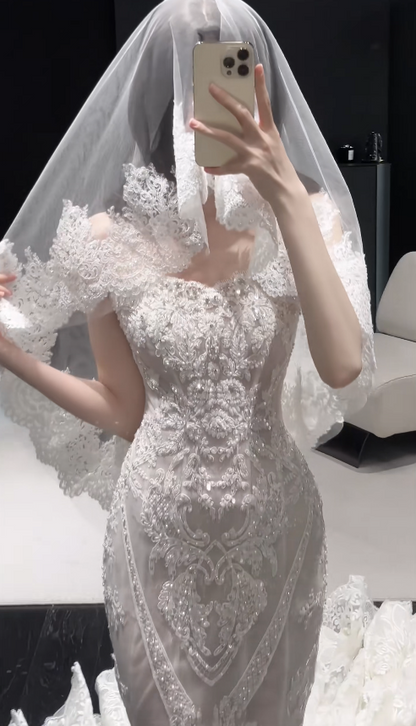 Schönes weißes Brautkleid, figurbetont, aus Spitze, mit Perlen, langes Hochzeitskleid DP08188