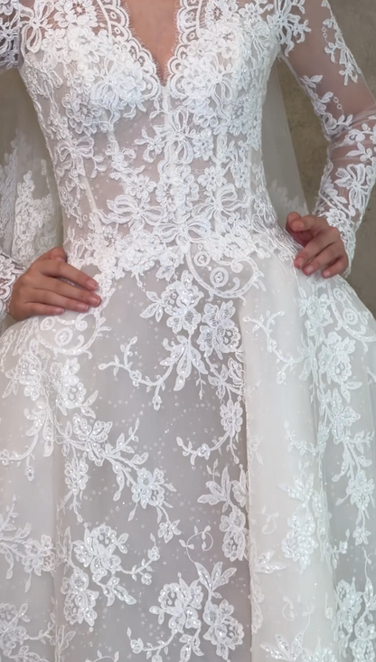 Jolie robe de mariée blanche en dentelle, coupe trapèze, longue DP08194