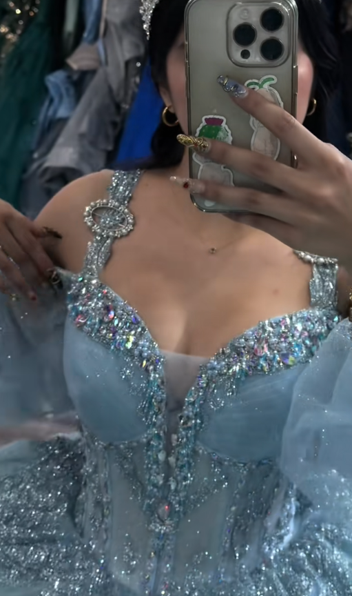 Gorgeous Blue Sweet 16 Dress Ball Gown Appliques Tulle Quinceanera Dress DP08246