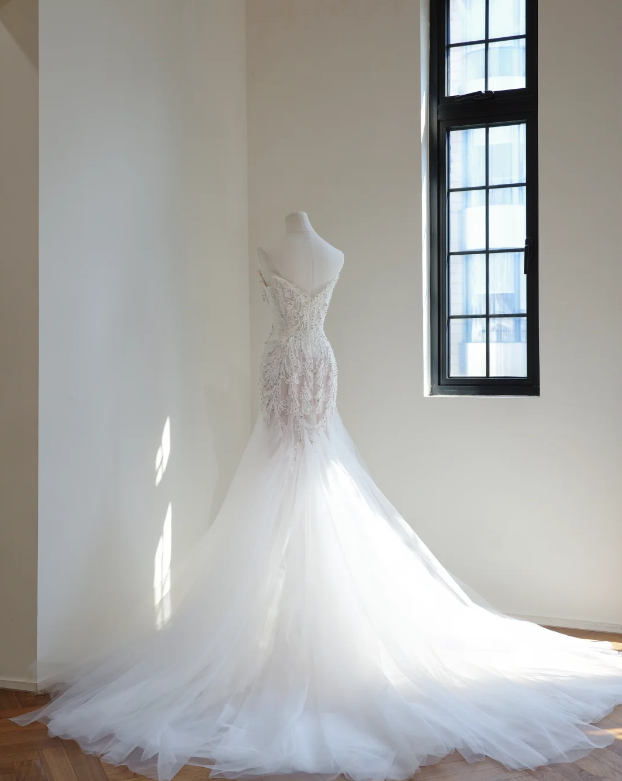 Glam White Brautkleid Meerjungfrau-Stil mit Perlen und Tüll, langes Hochzeitskleid DP08255