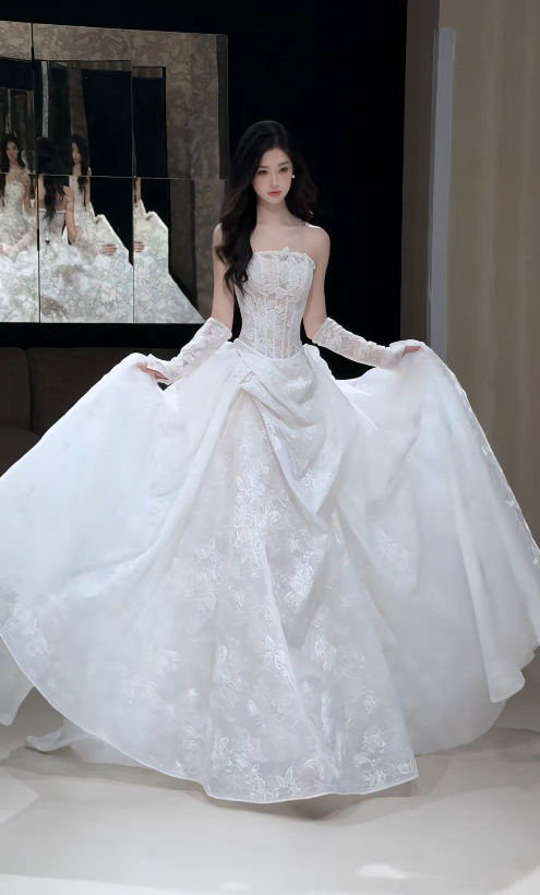 Robe de mariée longue blanche fourreau en dentelle glamour DP08302