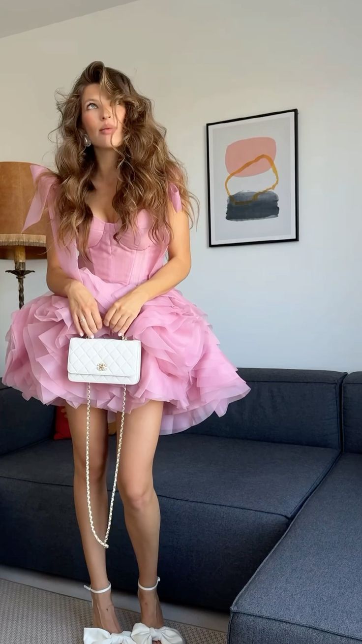 Sexy Ballkleid-Träger Rosa Tüll Kurzes Sommer-Geburtstagskleid Hoco Kleid Geburtstags-Outfit 18. Geburtstag Mini-Partykleider DP1079