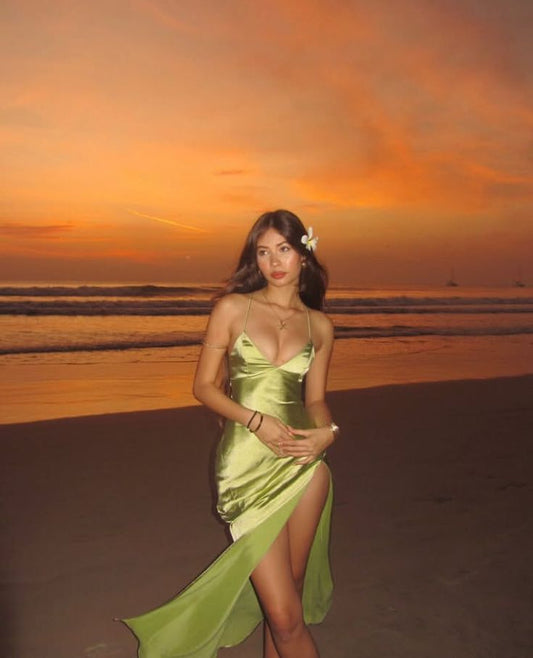 Sexy Meerjungfrau Satin Neckholder Grün Langes Geburtstagskleid Ballkleid Baddie Sommer Geburtstagsoutfit DP1090